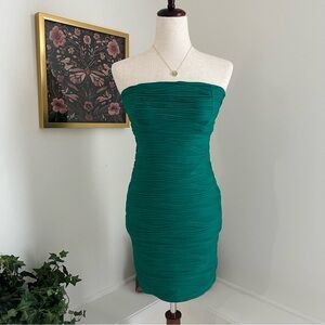 XXI Ruched Emerald Green Jewel Mini Holiday  Dress Glam Elegant Zipper Back